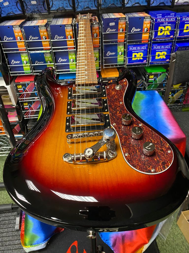 Italia Europa electric guitar in 3 tone sunburst - Made in Korea
