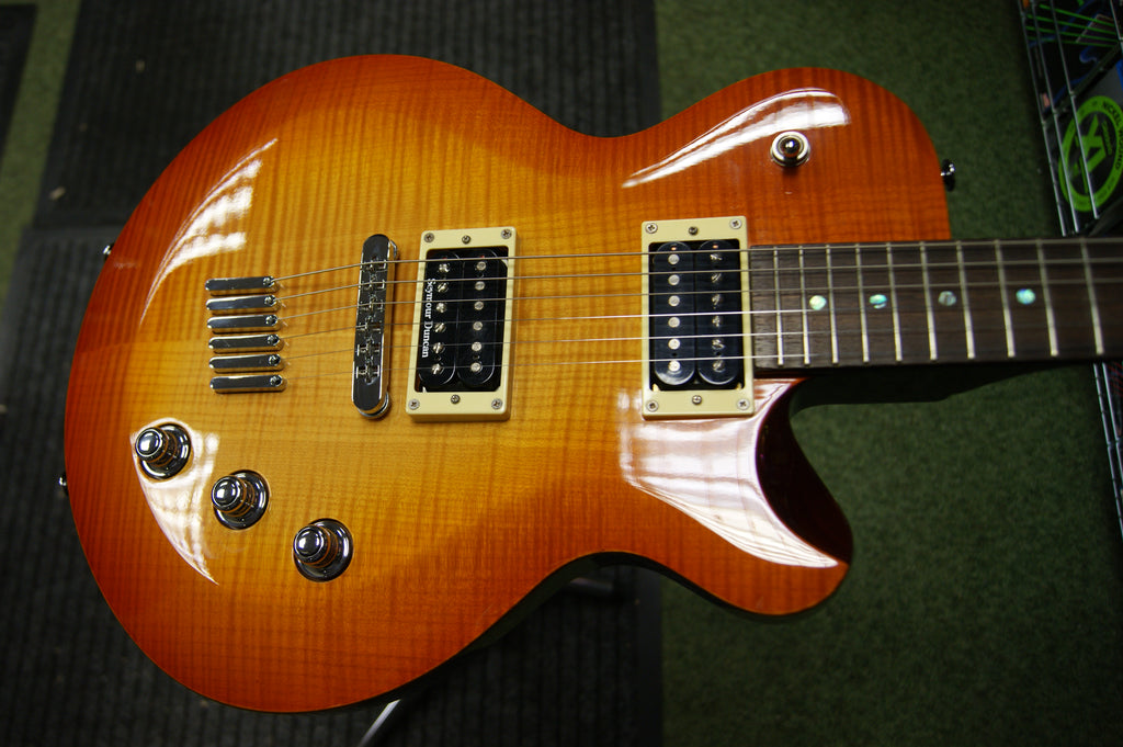 Yamaha AES620 electric guitar in honeyburst - made in Korea S/H