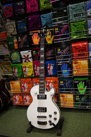 Hagstrom Swede bass guitar in white